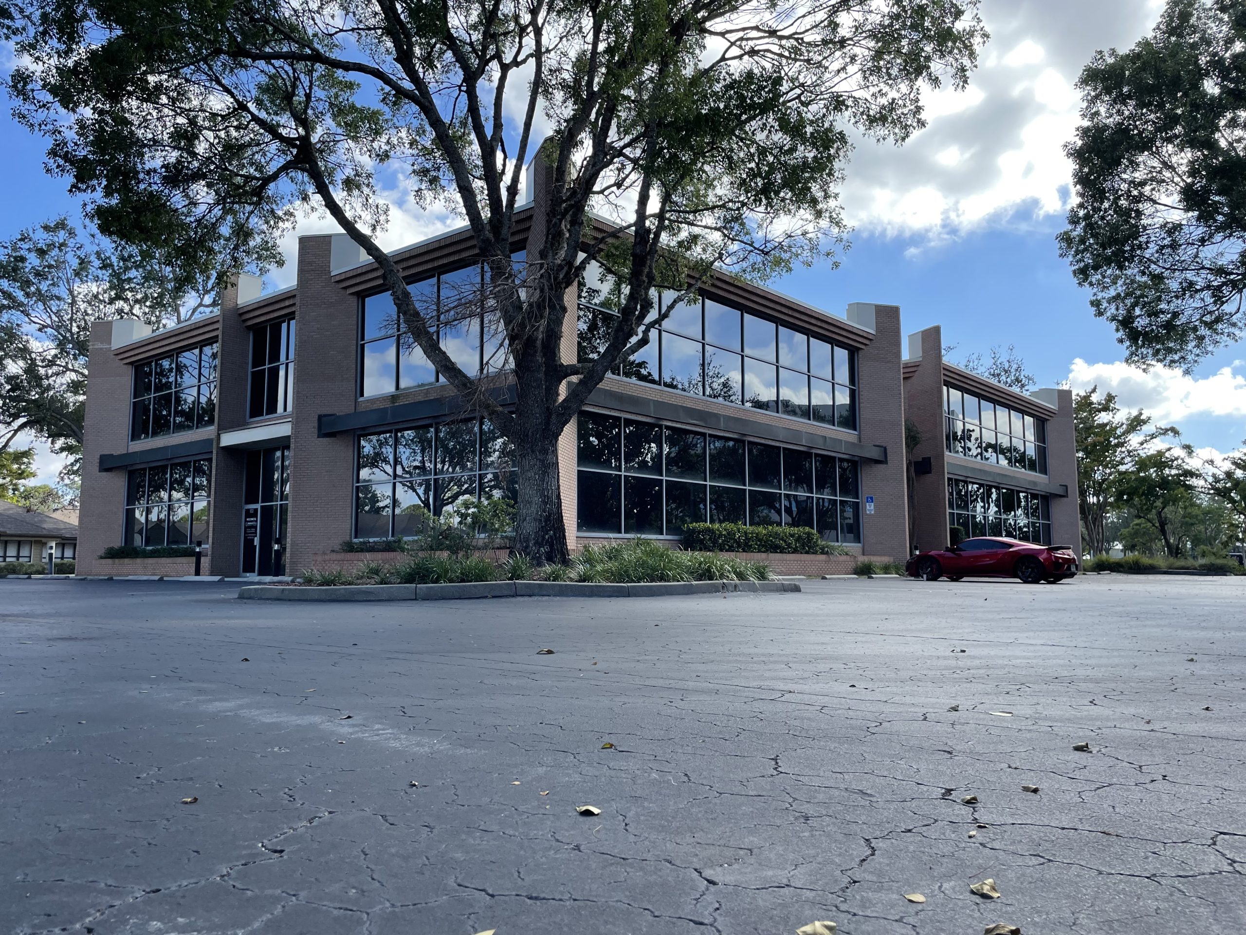 1,676 – 3,352 +/- SF Medical Office Space