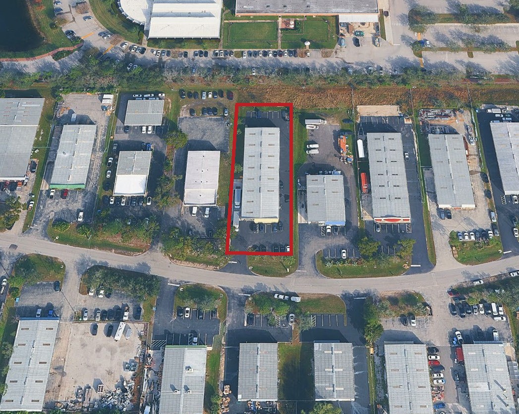 10,340 SF Industrial Facility with Dock & Grade-Level Loading